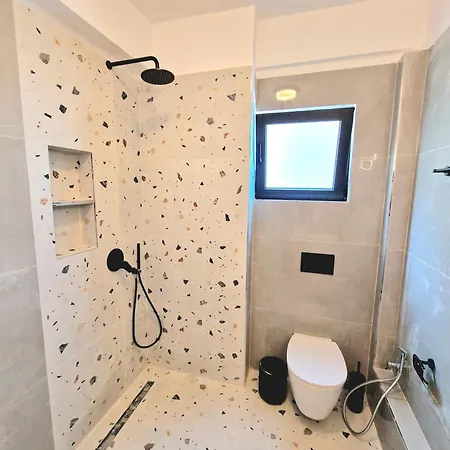 New Beachfront Pirali In Апартаменты