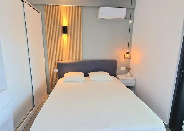 Appartamento New Beachfront Pirali In *