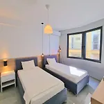 New Beachfront Pirali In Apartamento Sarandë