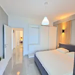 New Beachfront Pirali In ساراندا