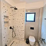 New Beachfront Pirali In Sarandë